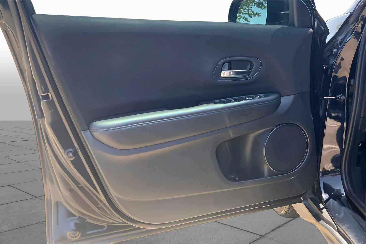 Used 2018 Crystal Black Pearl Honda LX image 20