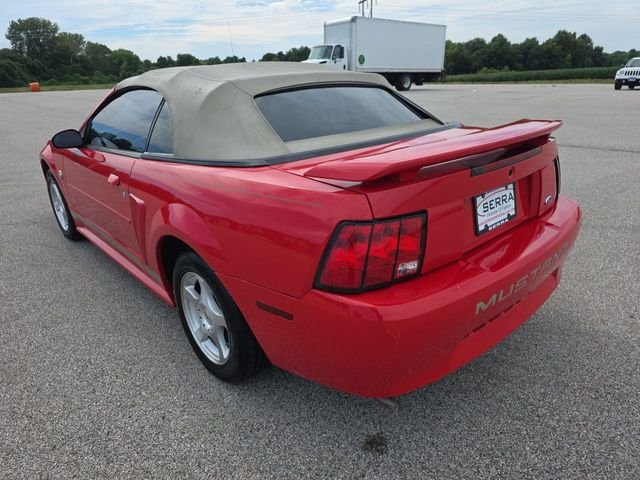 Used 2004 Torch Red Ford V6 image 11