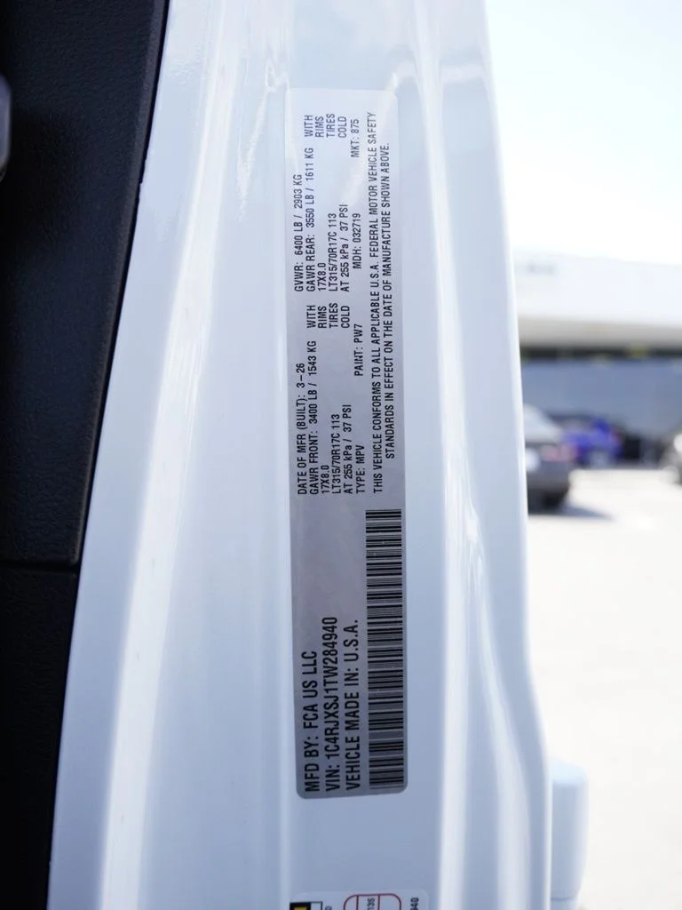 New 2026 Bright White Clear-Coat Exterior Paint Jeep Moab 392 image 30