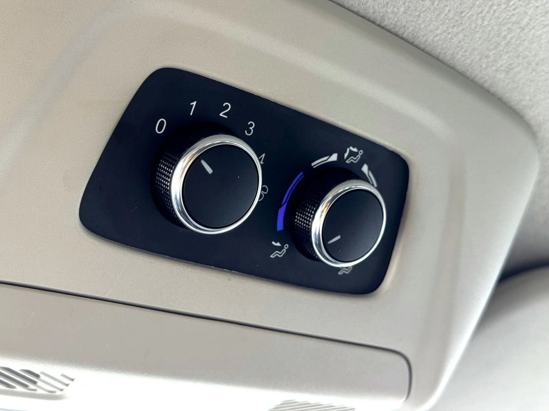 Used 2023  Ford XLT image 28