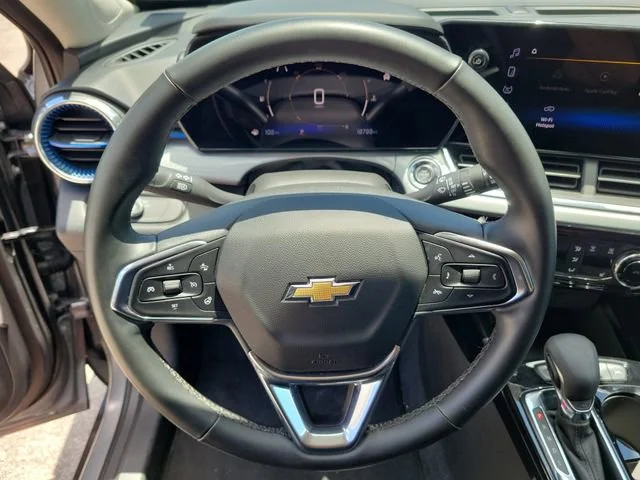 2025 Chevrolet Trax LT - Photo 21