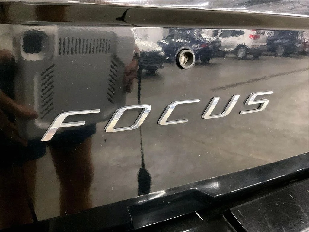 Used 2008 Black Ford S image 11