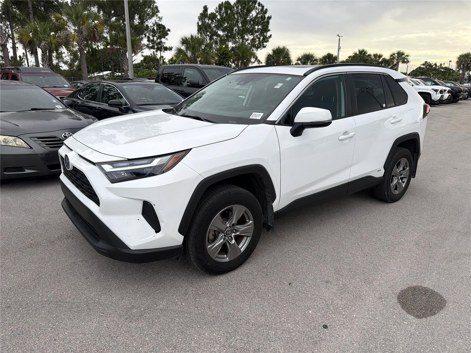 Used 2024 Ice Cap Toyota XLE image 1