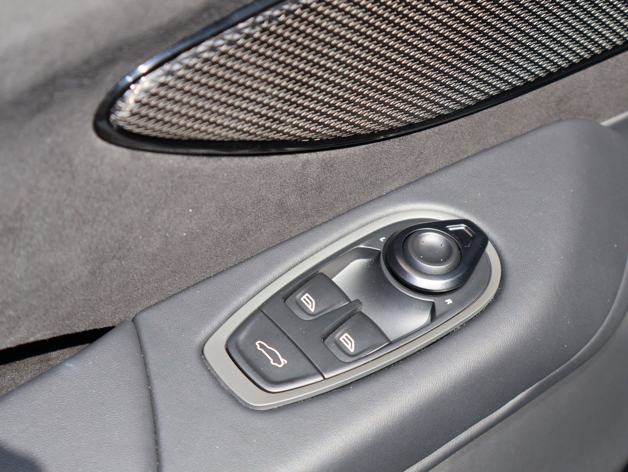 Used 2025 Podium Green Aston Martin Base image 10
