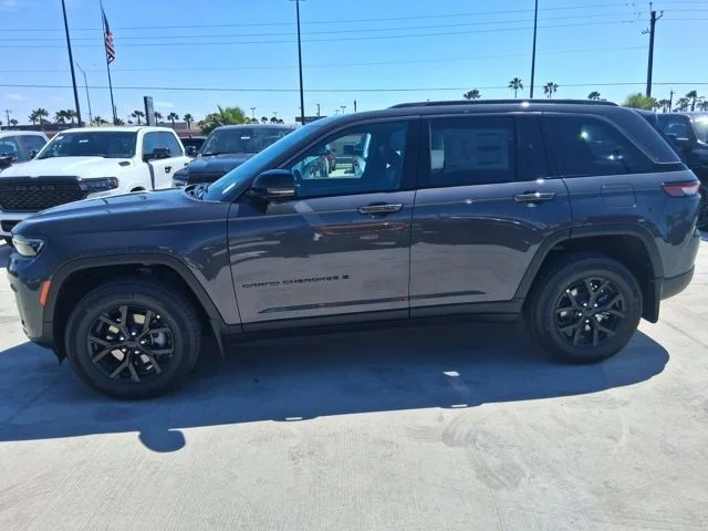 New 2026 Baltic Gray Metallic Clear-Coat Exterior Paint Jeep Altitude image 4