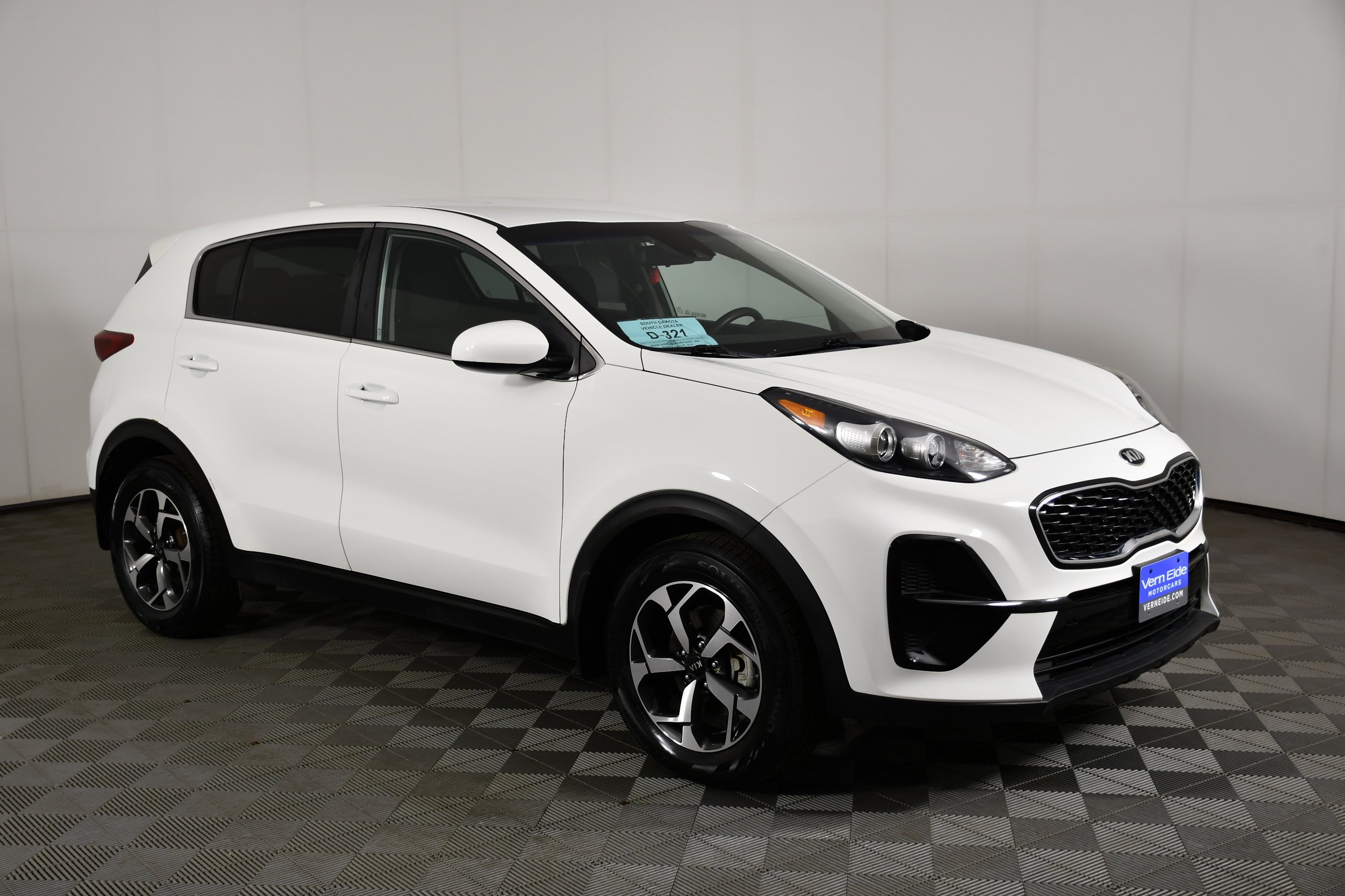 Used 2021 Clear White Kia LX image 4