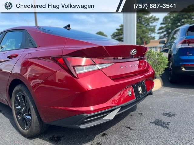 Used 2023 Ultimate Red Hyundai SEL image 9