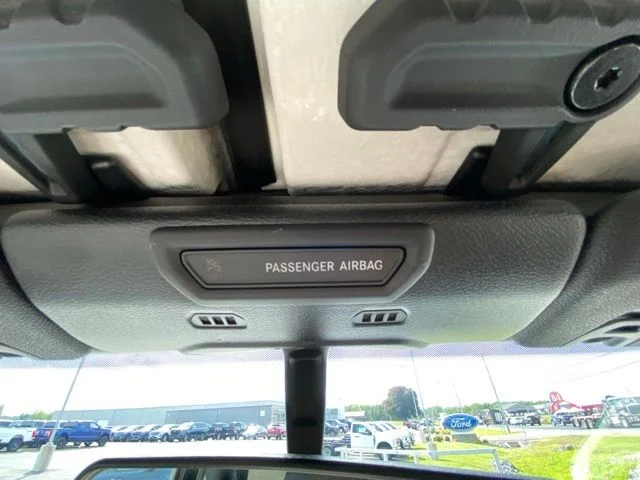 Used 2020 Gray Jeep Sport S image 19