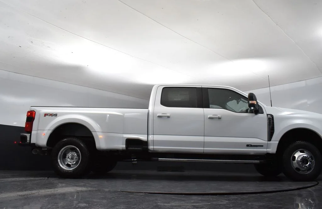 New 2026 Oxford White Ford F-350® XLT image 31