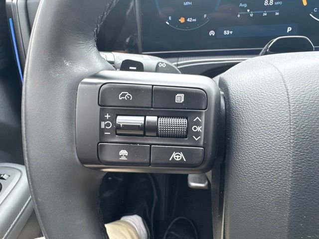 Used 2025 White Hyundai Calligraphy image 21