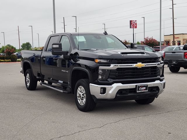 Used 2025 Black Chevrolet LT image 3