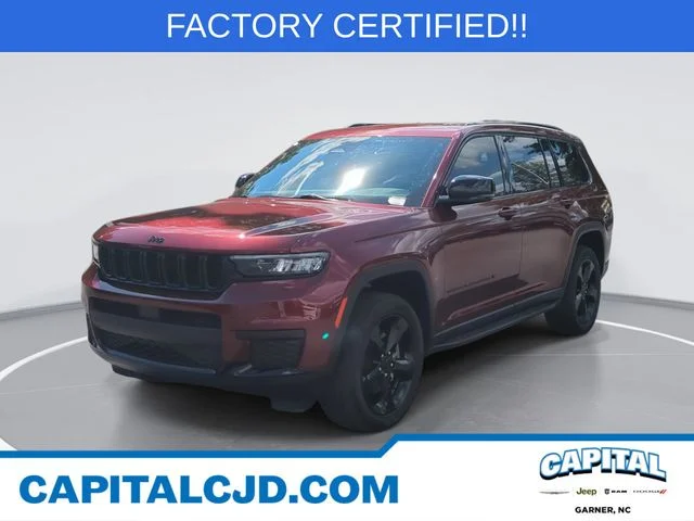 Used 2023 Red Jeep Altitude image 1