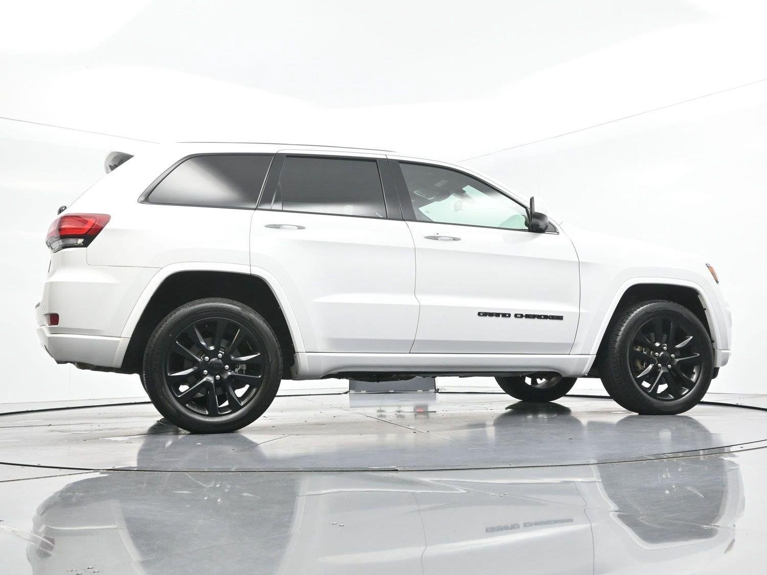 Used 2021 Bright White Clearcoat Jeep Laredo X image 54