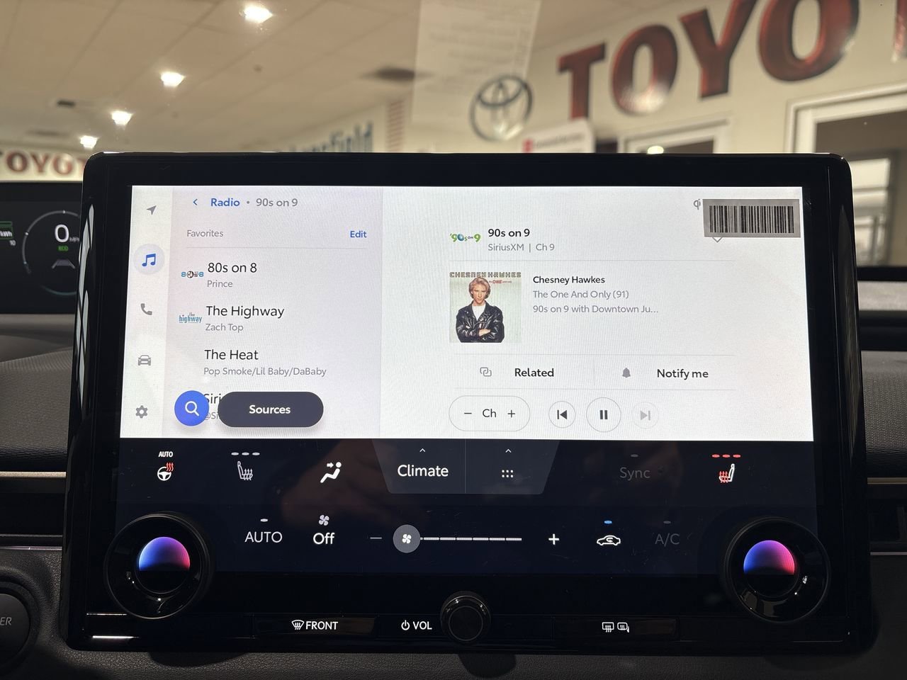 2026 Toyota bZ XLE - Photo 17