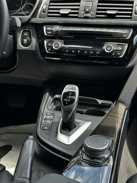 Used 2018 Glacier Silver Metallic BMW 328d image 27