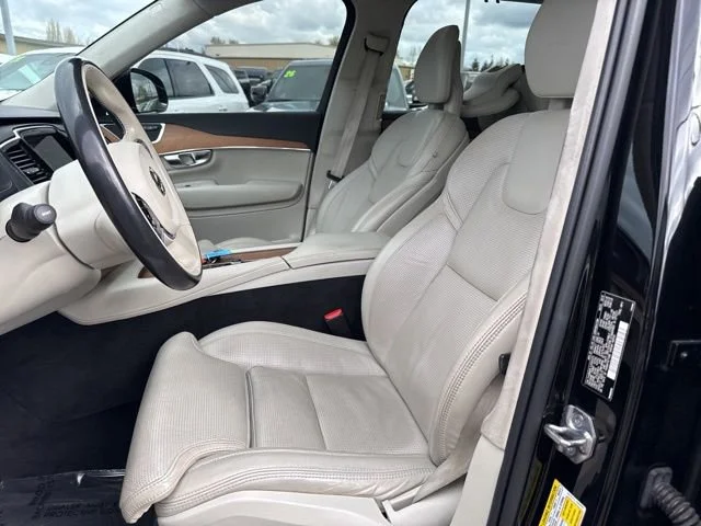 Used 2018 Onyx Black Metallic Volvo Inscription image 22