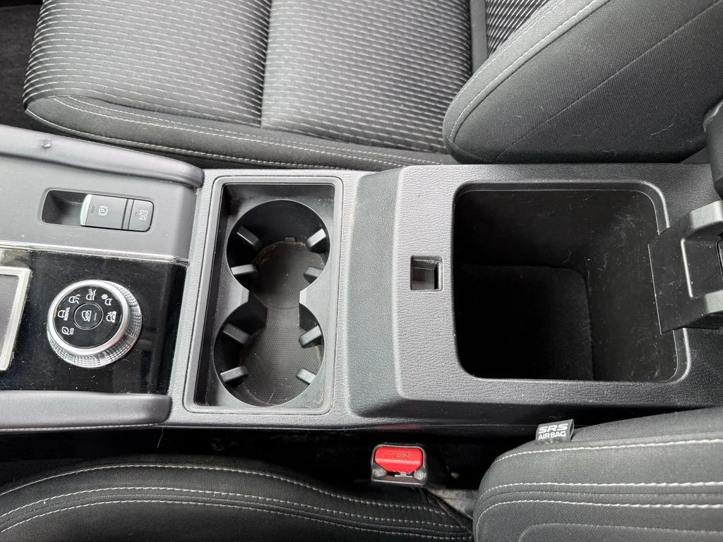 Used 2022  Mitsubishi ES image 22