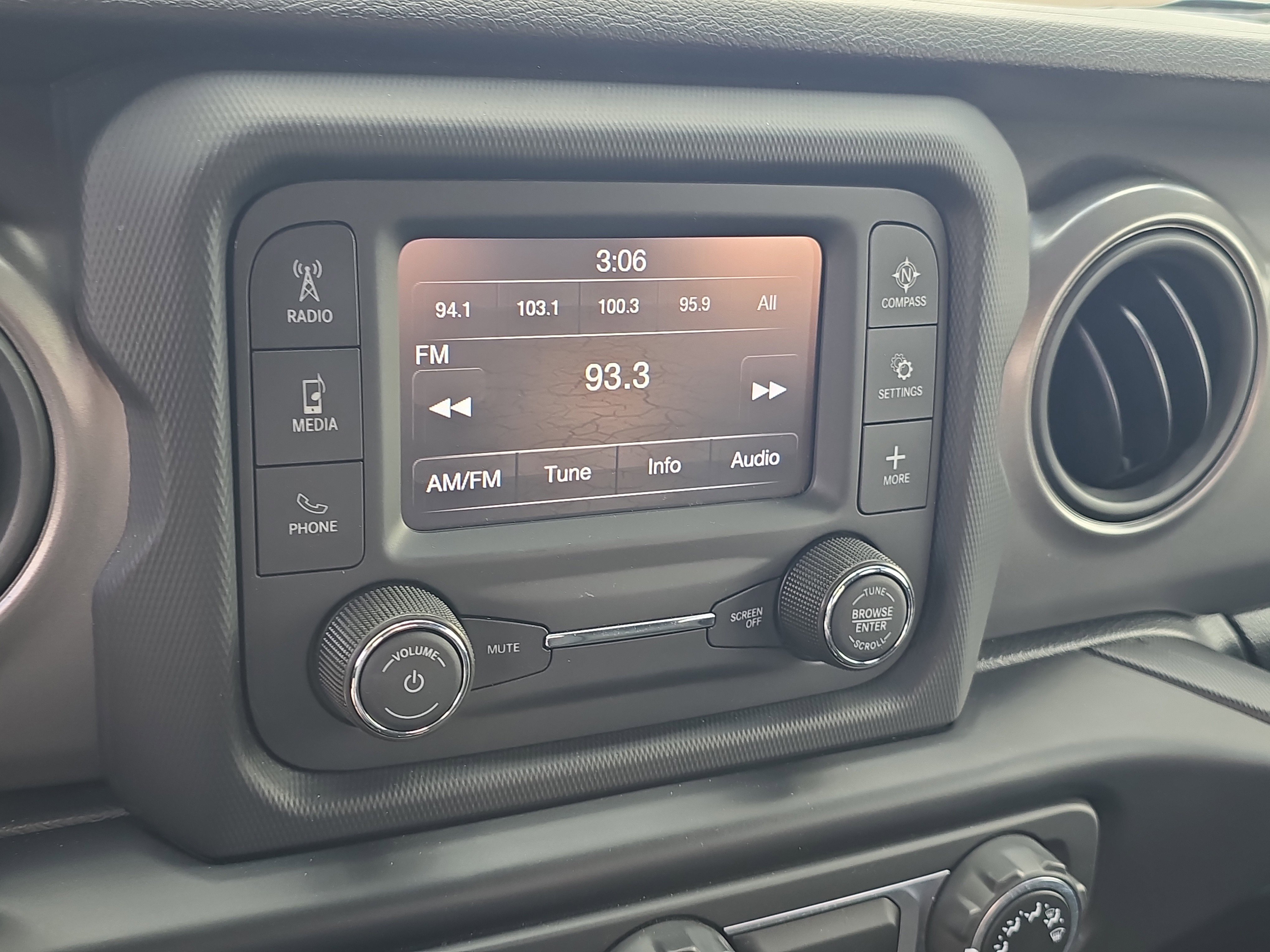 2021 Jeep Wrangler Sport - Photo 20