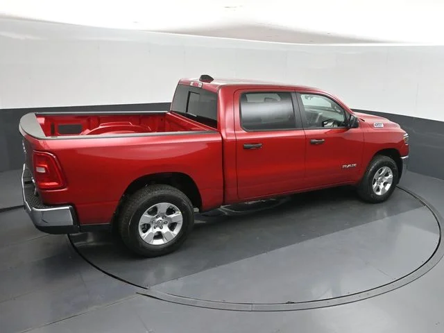 New 2026 Molten Red Pearl-Coat Exterior Paint RAM Tradesman image 30