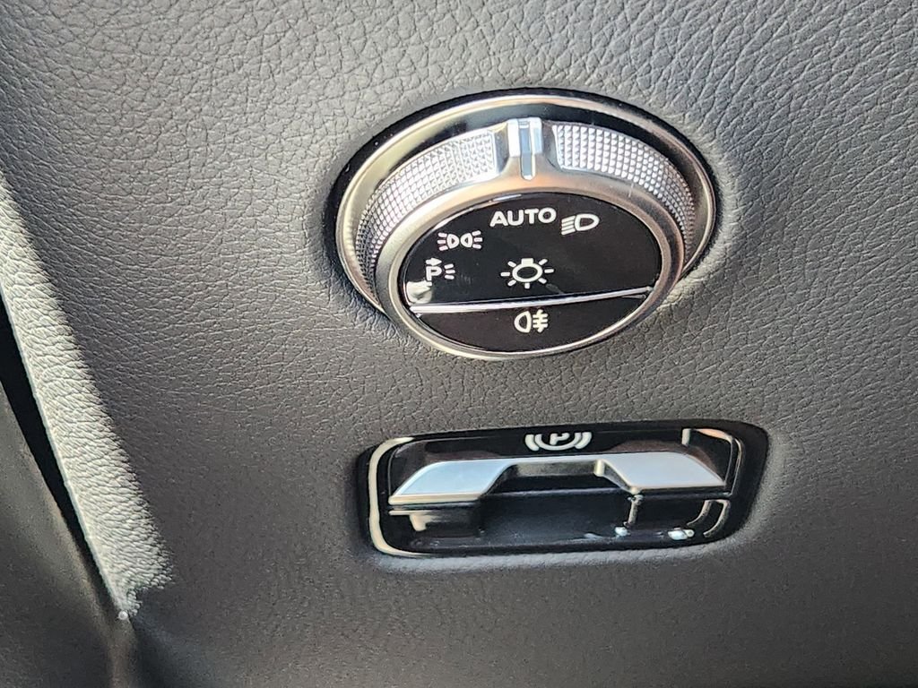 Certified Used 2026 BLACK Mercedes-Benz 300 image 27