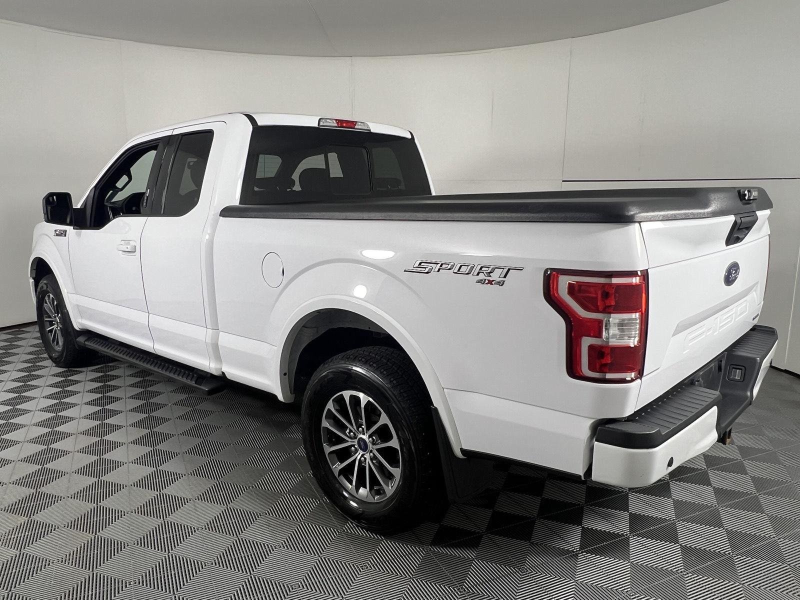 Used 2019 Oxford White Ford XLT image 9