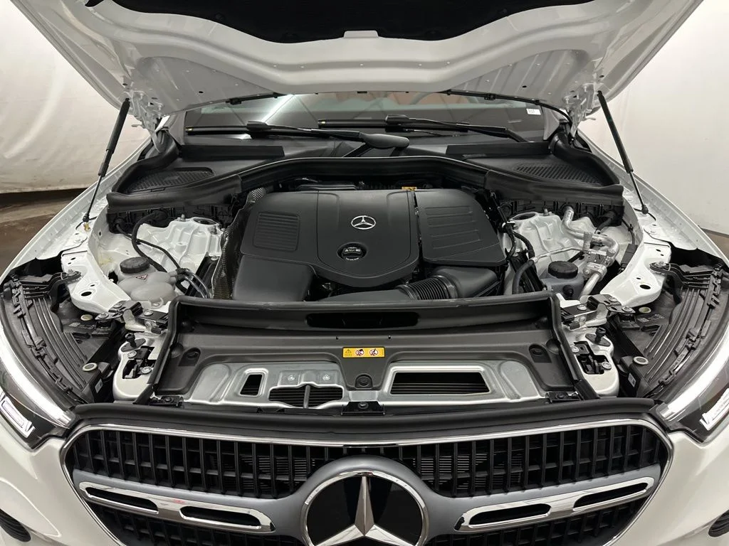 Used 2026 White Mercedes-Benz GLC 300 image 30