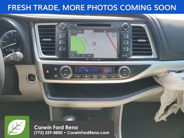 Used 2017 Jade Metallic Toyota XLE image 17
