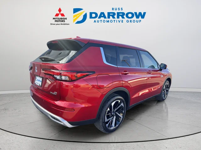Used 2025 Red Mitsubishi SE image 5