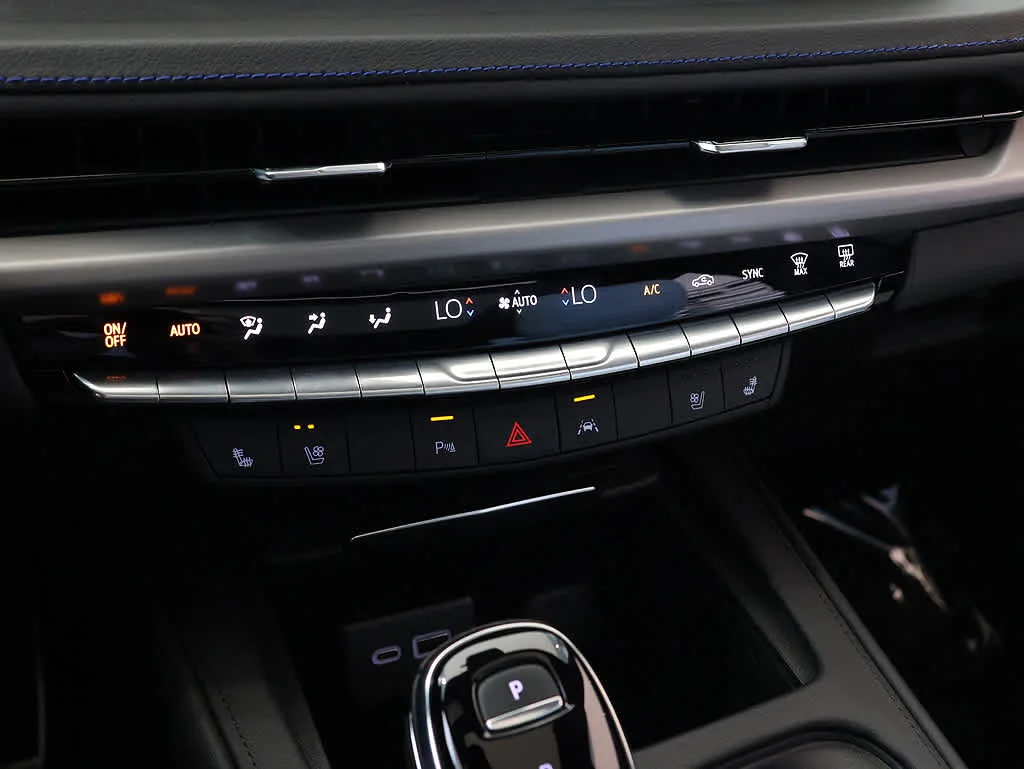 Certified Used 2024 Crystal White Tricoat Cadillac Sport image 20