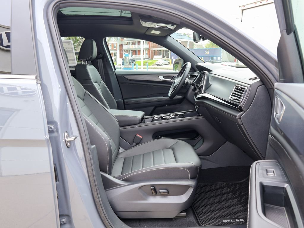 New 2026 Gray Volkswagen 2.0T SEL image 31