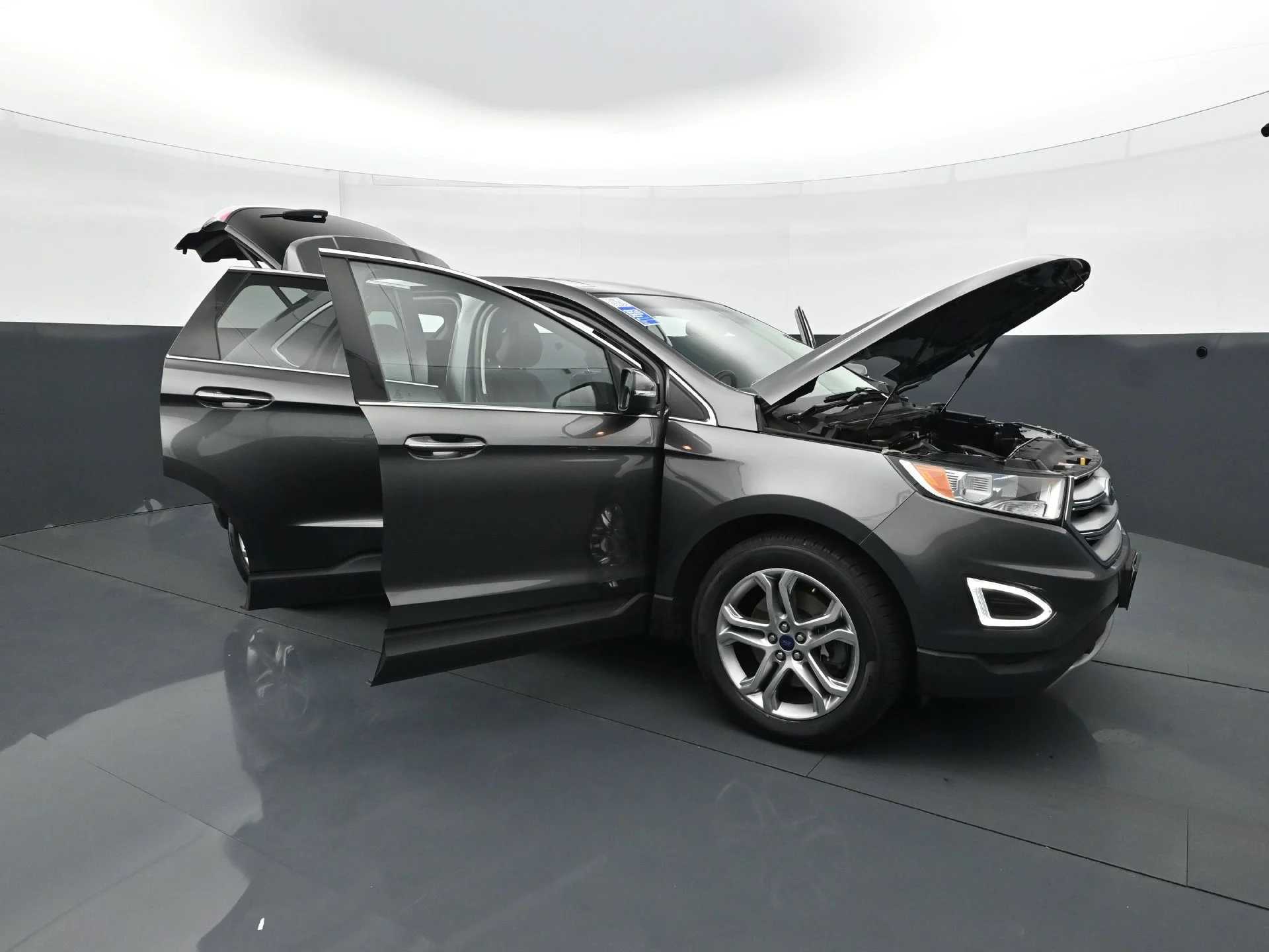 Used 2015  Ford 4D WAGON TITANIUM AWD image 36