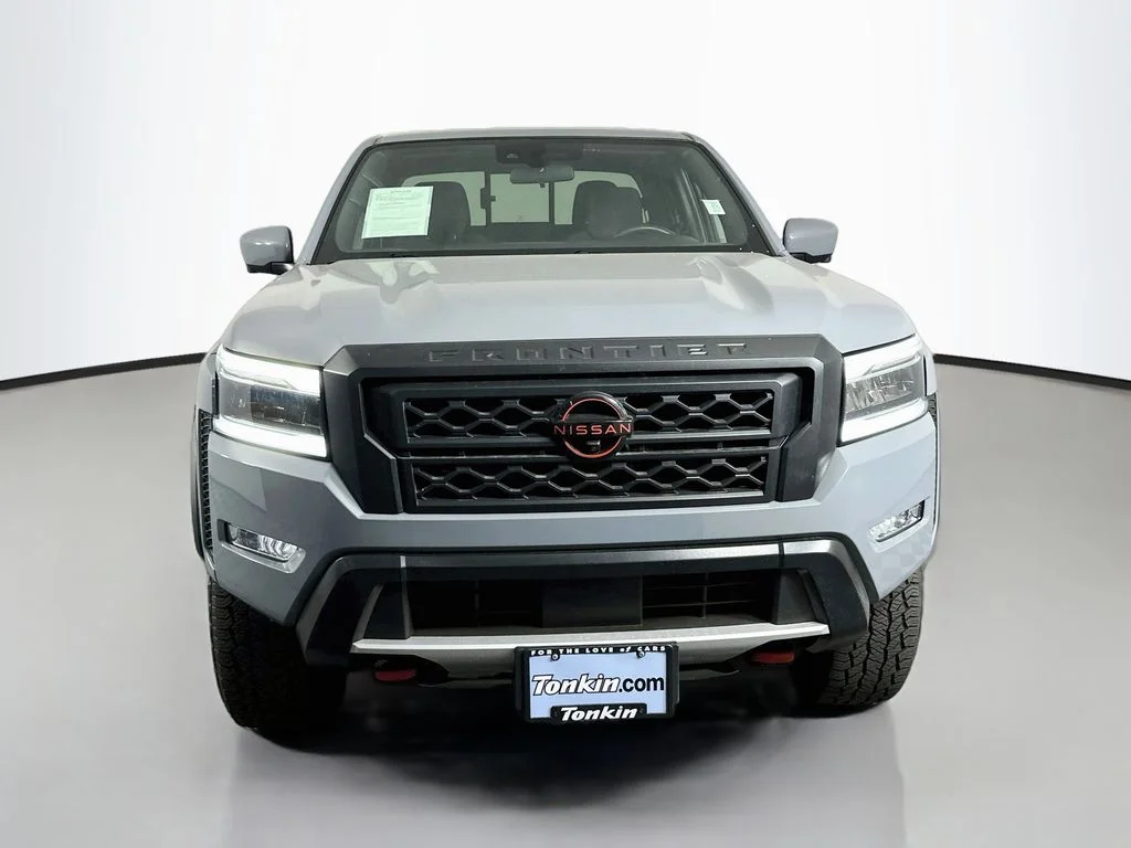 Used 2024 Boulder Gray Pearl Nissan PRO-4X image 3