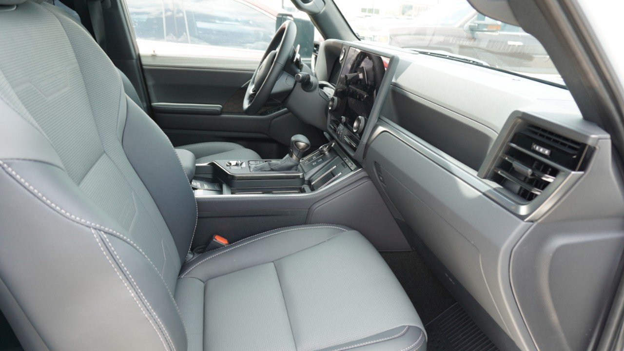 Used 2026 White Lexus GX 550 Luxury image 10
