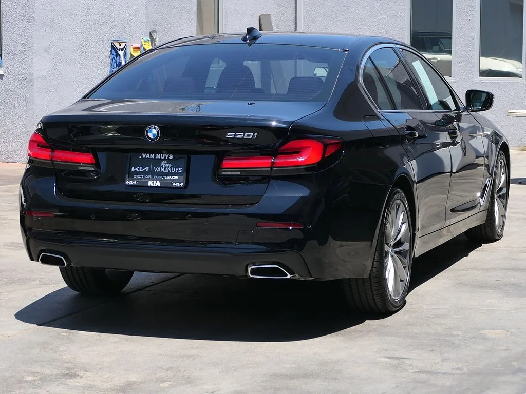 Used 2023 Black BMW 530i image 3