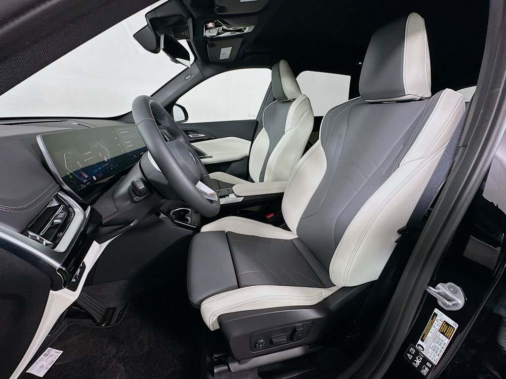 Used 2026 Black Sapphire Metallic BMW xDrive28i image 16