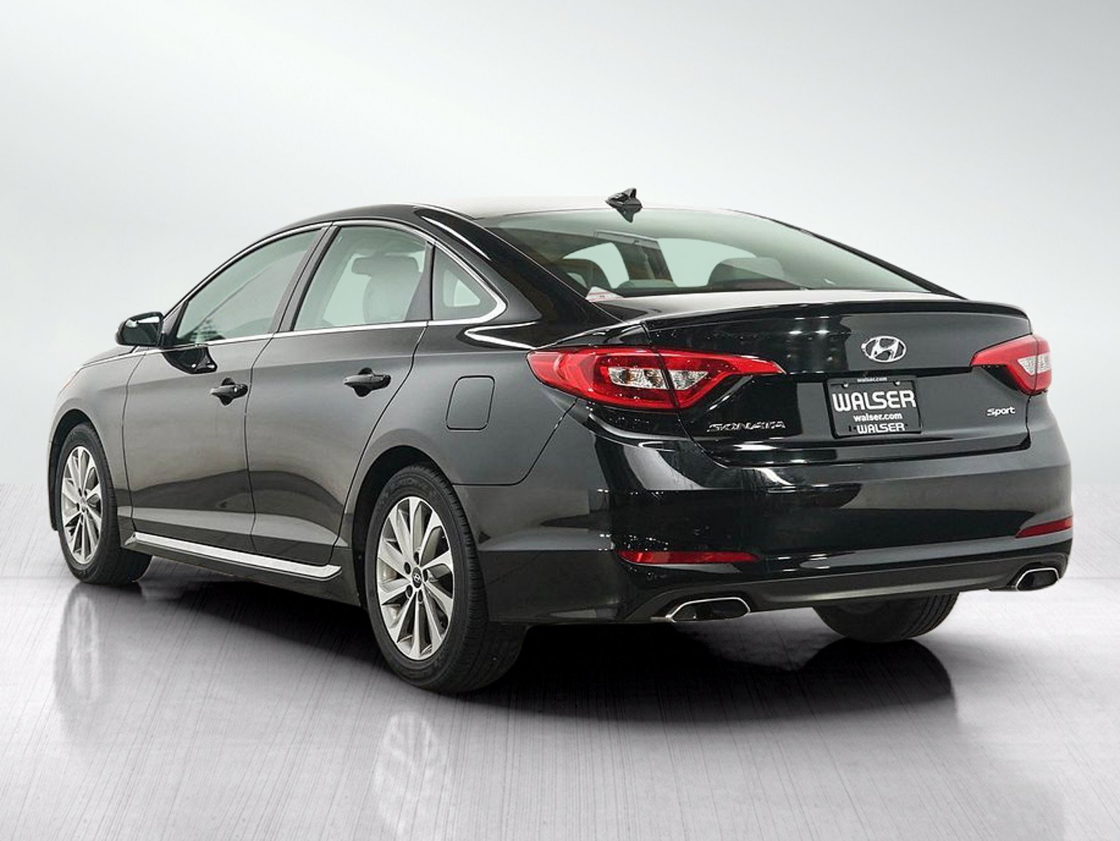 Used 2017 Phantom Black Hyundai Sport 2.4L image 3