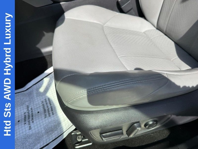 Used 2021 Titanium Toyota XLE image 17