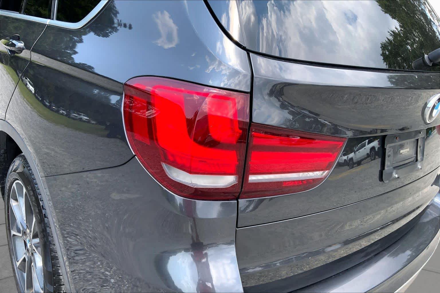 Used 2018 Dark Graphite Metallic BMW sDrive35i image 28