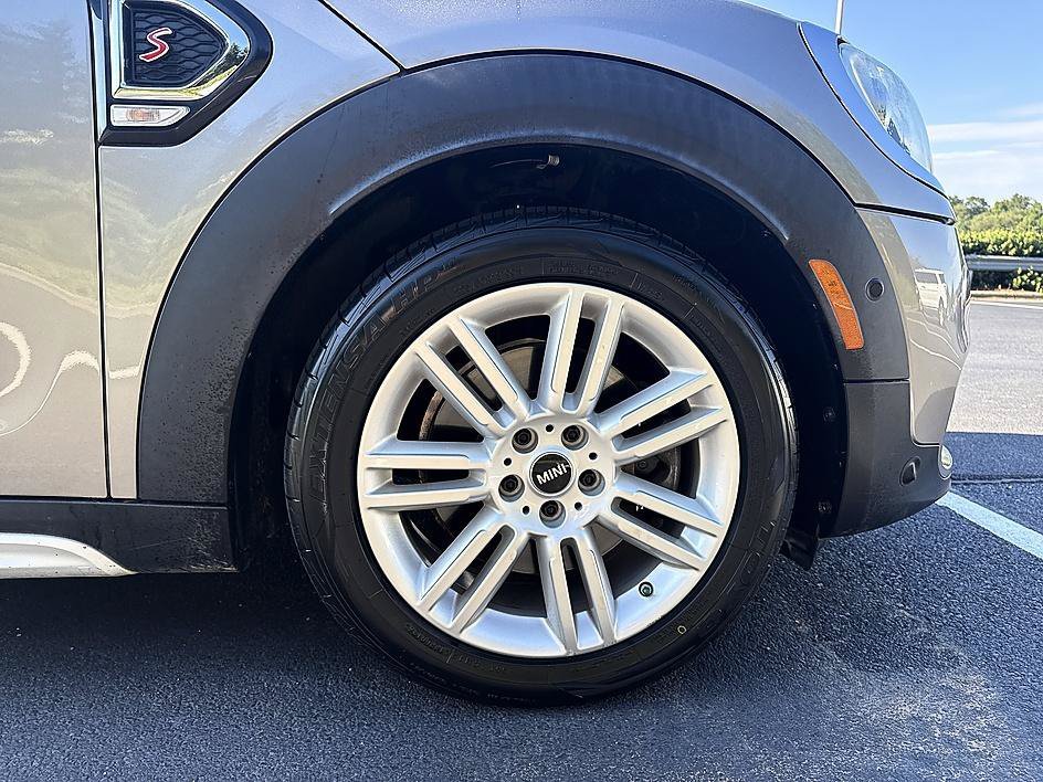 Used 2017 Melting Silver Metallic MINI Cooper S image 8