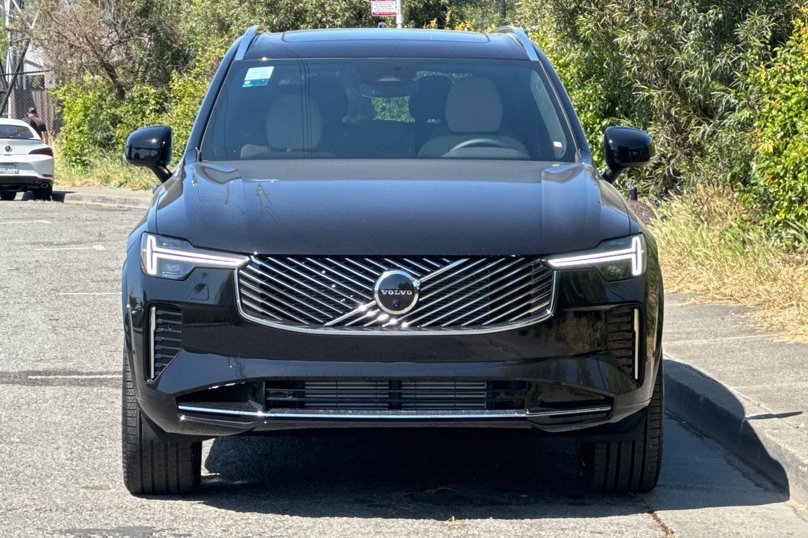 New 2026 Onyx Black Volvo T8 Plus 7-Seater image 10