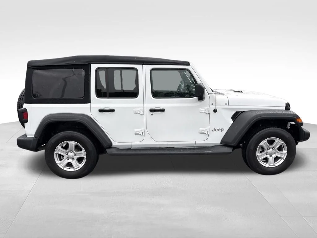 Used 2019 White Jeep Unlimited Sport image 6