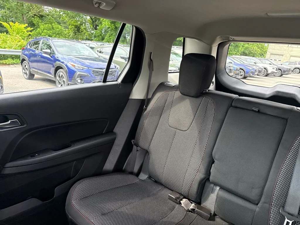 Used 2017 Silver GMC SLE-2 image 30