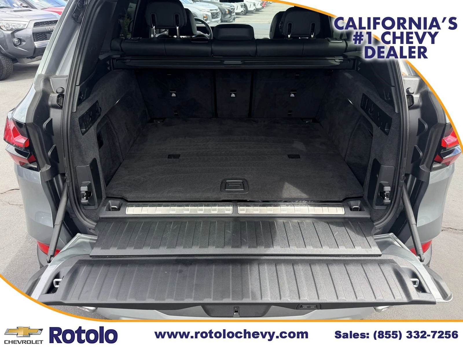 Used 2025 Gray BMW xDrive50e image 12