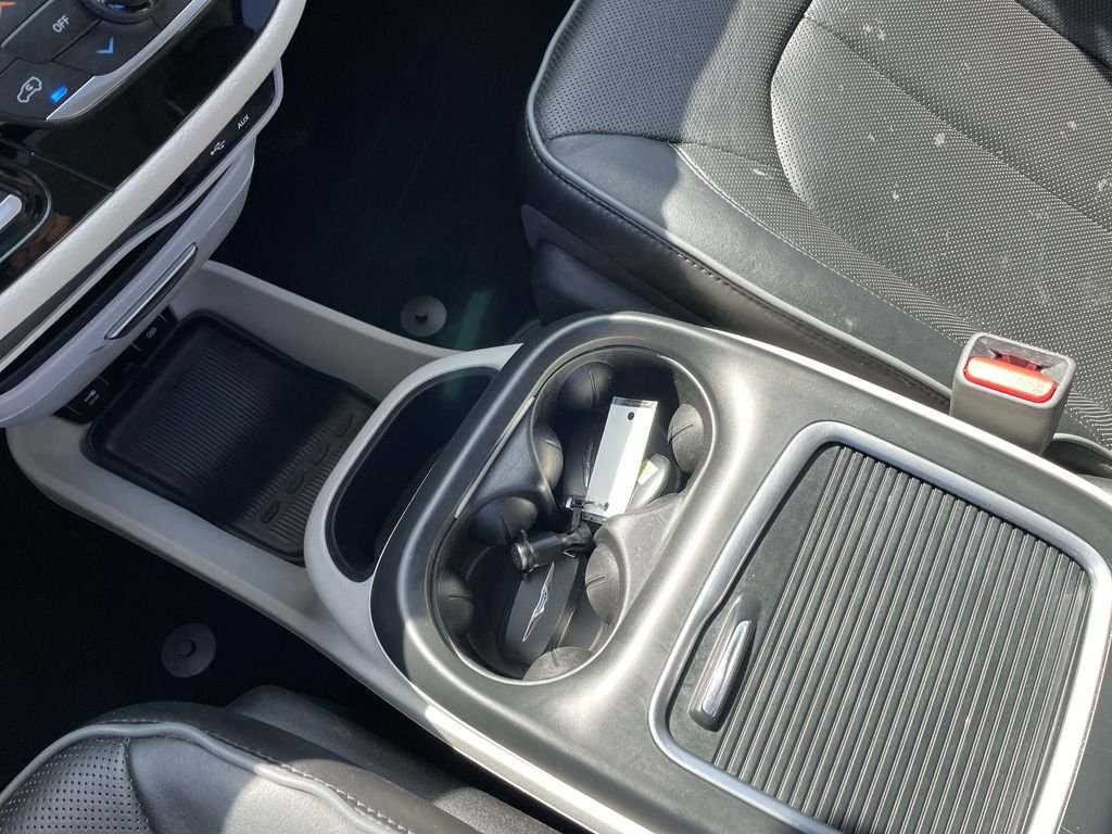 Certified Used 2019 Gray Chrysler Limited image 21