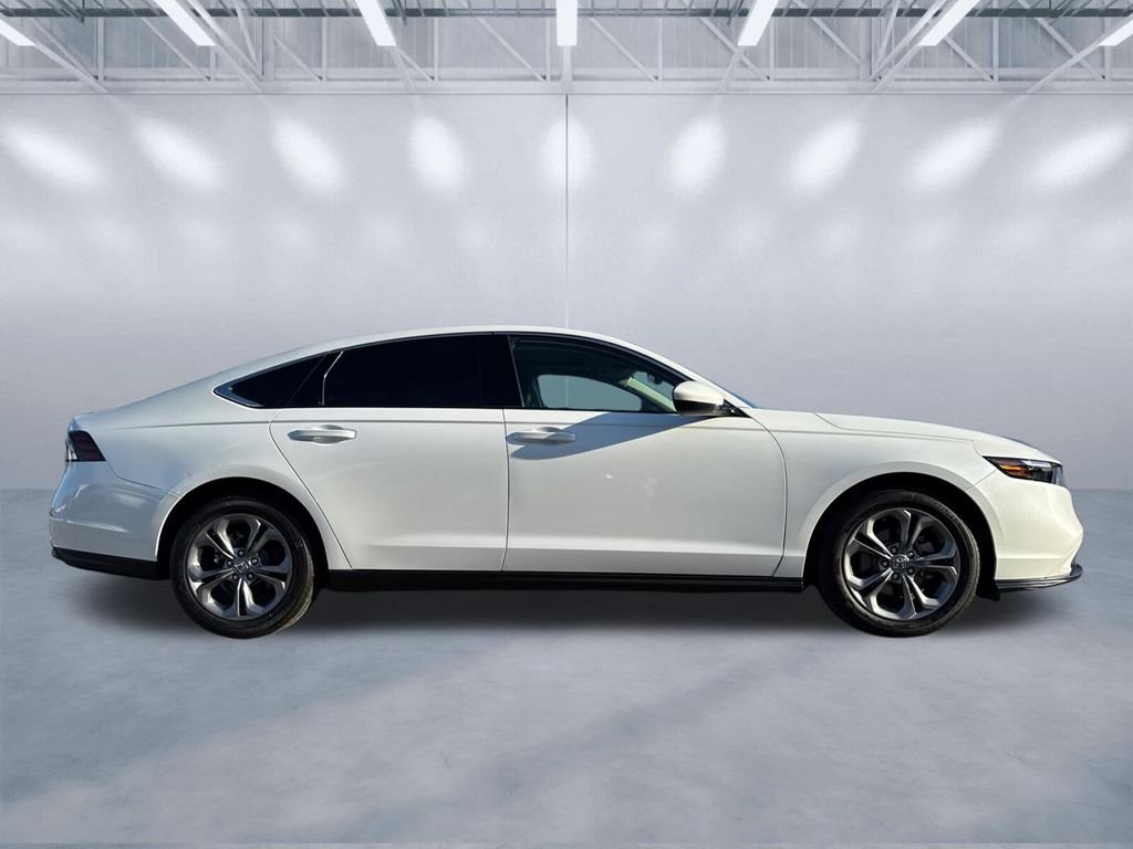 Used 2024 White Honda EX image 3