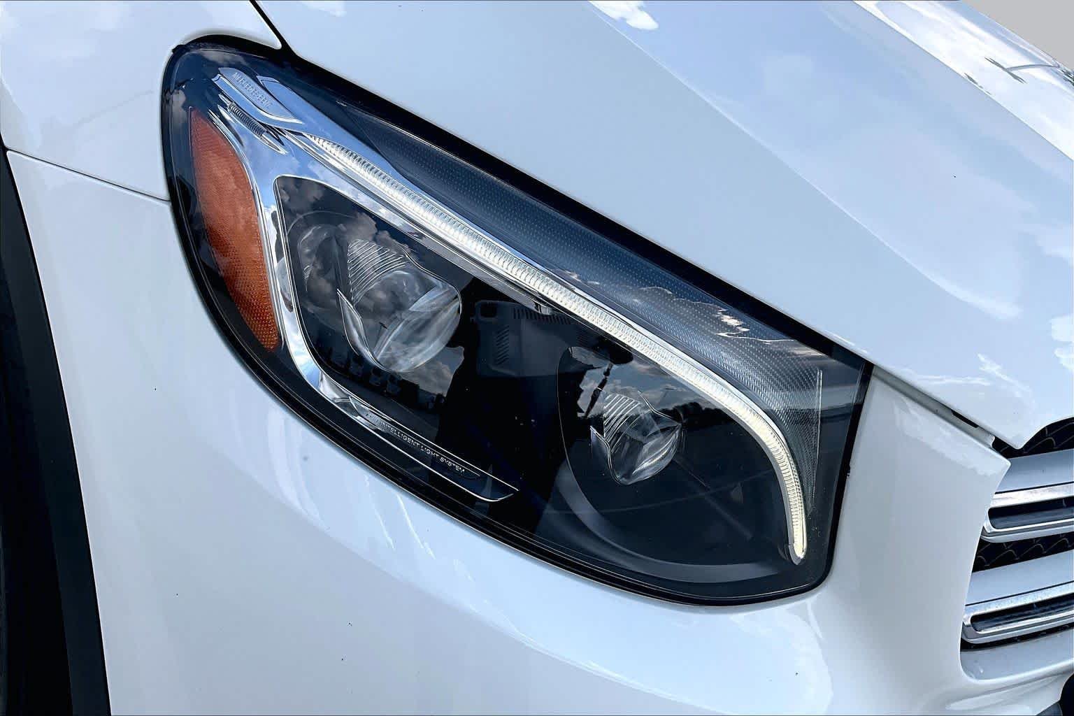Used 2019 Polar White Mercedes-Benz GLC 300 image 24