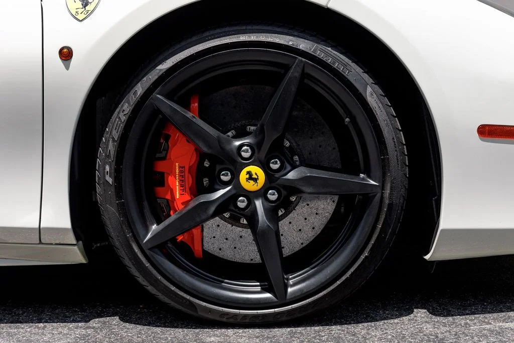 Used 2019 Bianco Avus Ferrari  image 38