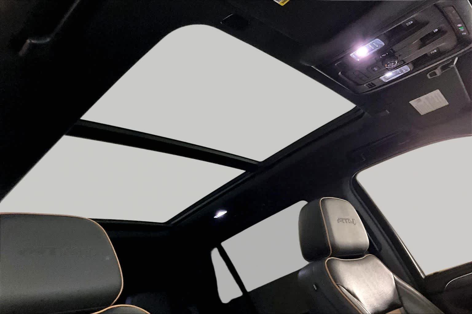 2022 GMC Yukon AT4 - Photo 14