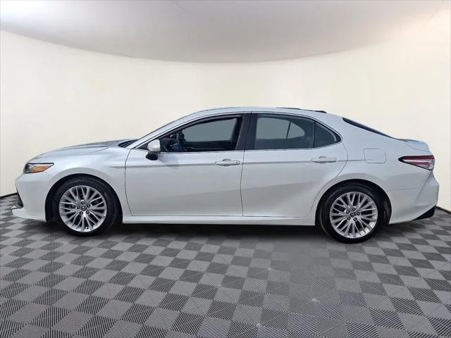 2020 Toyota Camry XLE - Photo 10