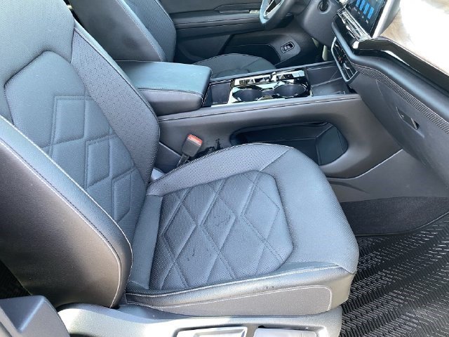 Used 2024 Gray Volkswagen 2.0T SE w/Technology image 11